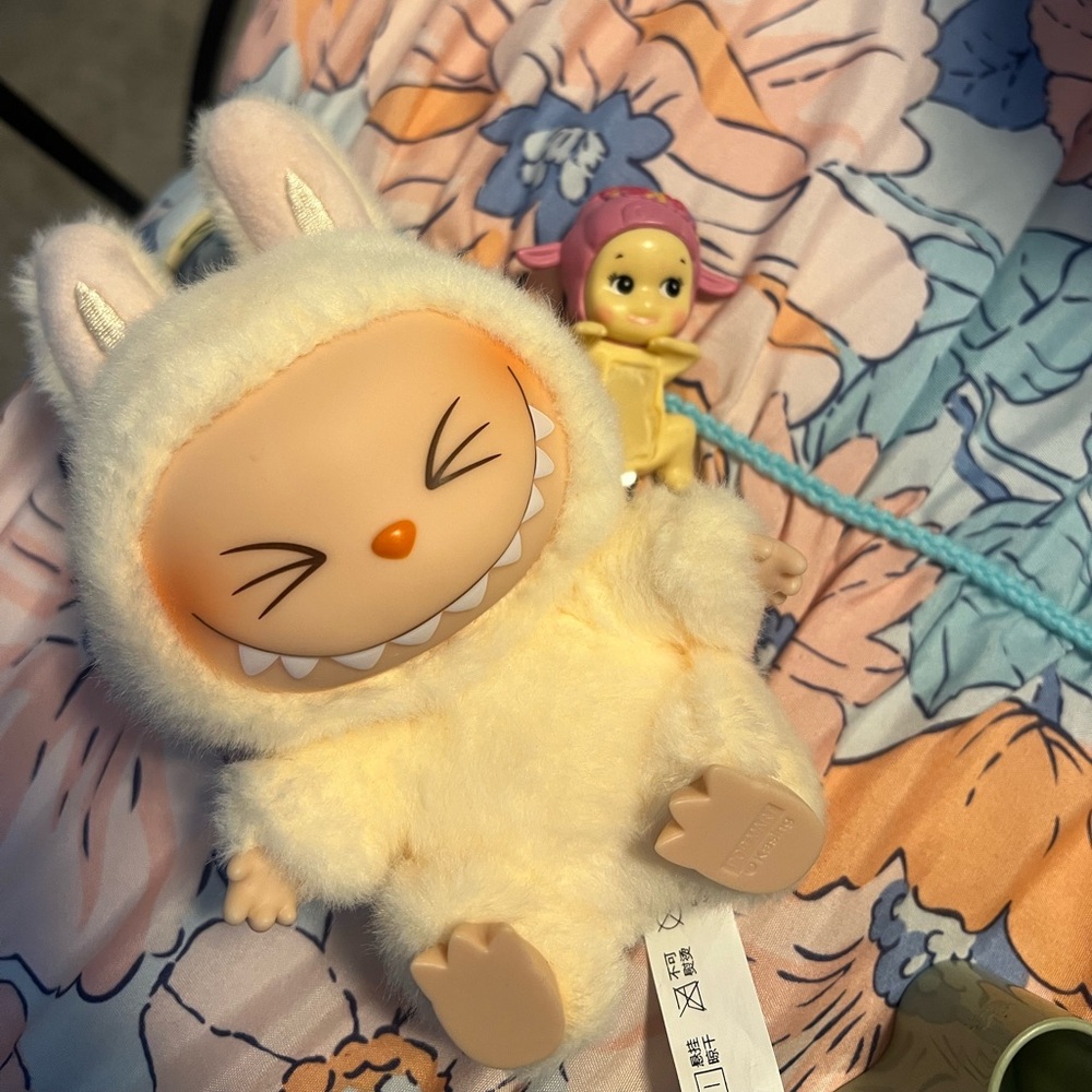 Labubu and Sonny Angel Hipper